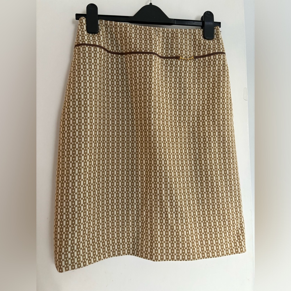Banana Republic Wool Skirt with leather detail Size 4
